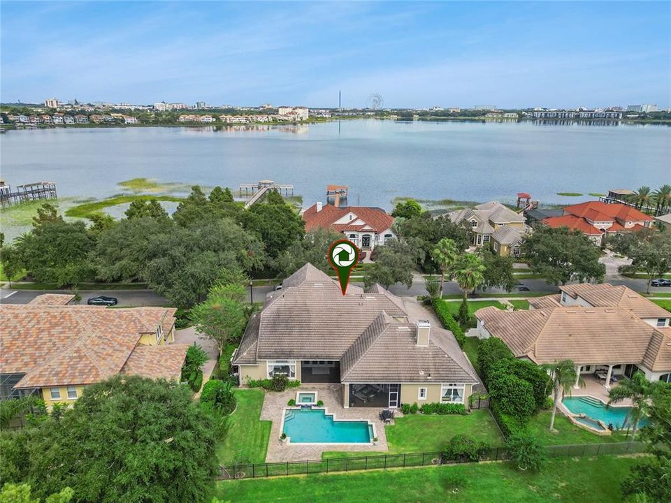For Sale: $1,785,000 (6 beds, 5 baths, 5200 Square Feet)