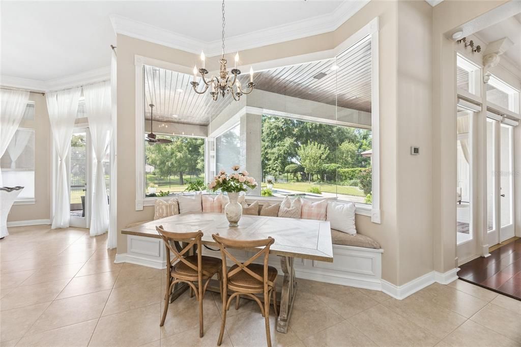 For Sale: $1,785,000 (6 beds, 5 baths, 5200 Square Feet)