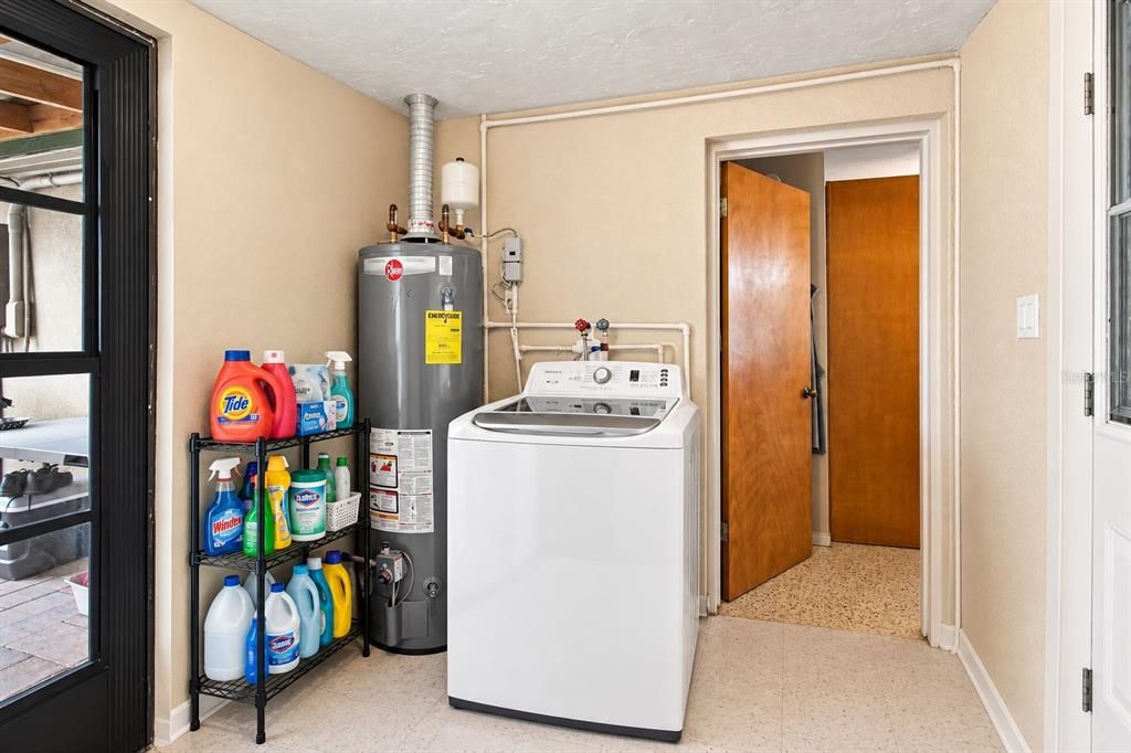 En Venta: $340,000 (3 camas, 2 baños, 1390 Pies cuadrados)