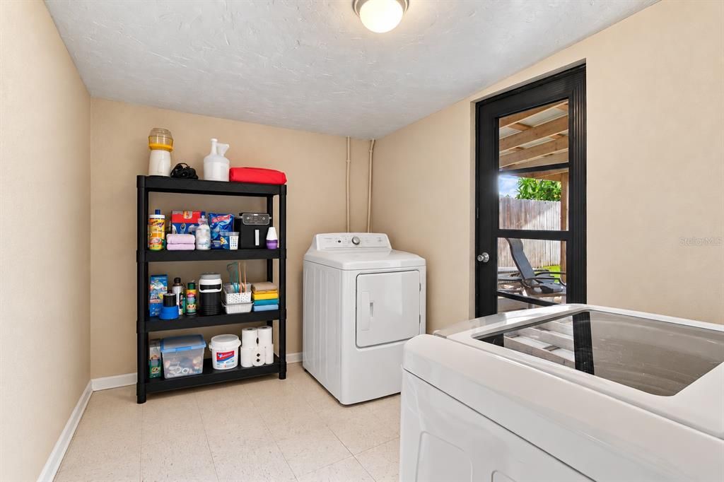 En Venta: $340,000 (3 camas, 2 baños, 1390 Pies cuadrados)