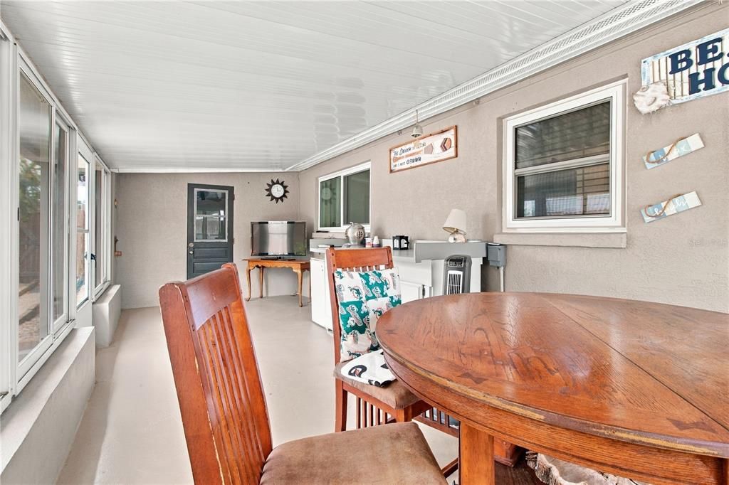En Venta: $340,000 (3 camas, 2 baños, 1390 Pies cuadrados)