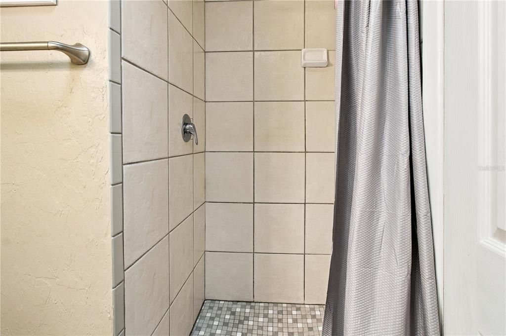 En Venta: $340,000 (3 camas, 2 baños, 1390 Pies cuadrados)