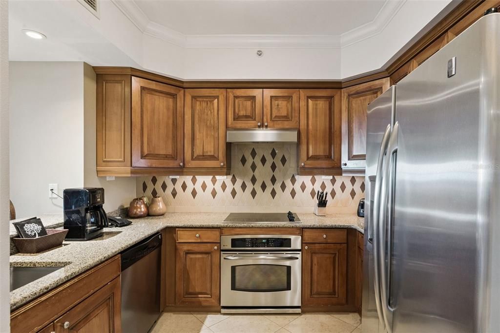 На продажу: $360,000 (2 спален, 2 ванн, 1432 Квадратных фут)