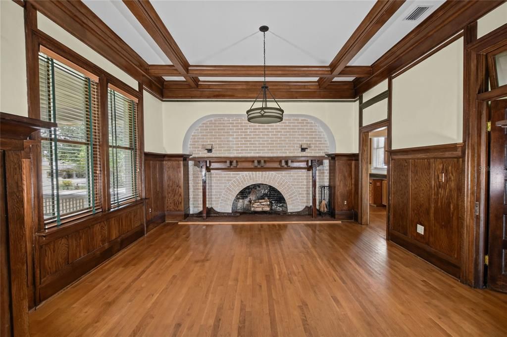 En Venta: $1,100,000 (7 camas, 5 baños, 6686 Pies cuadrados)