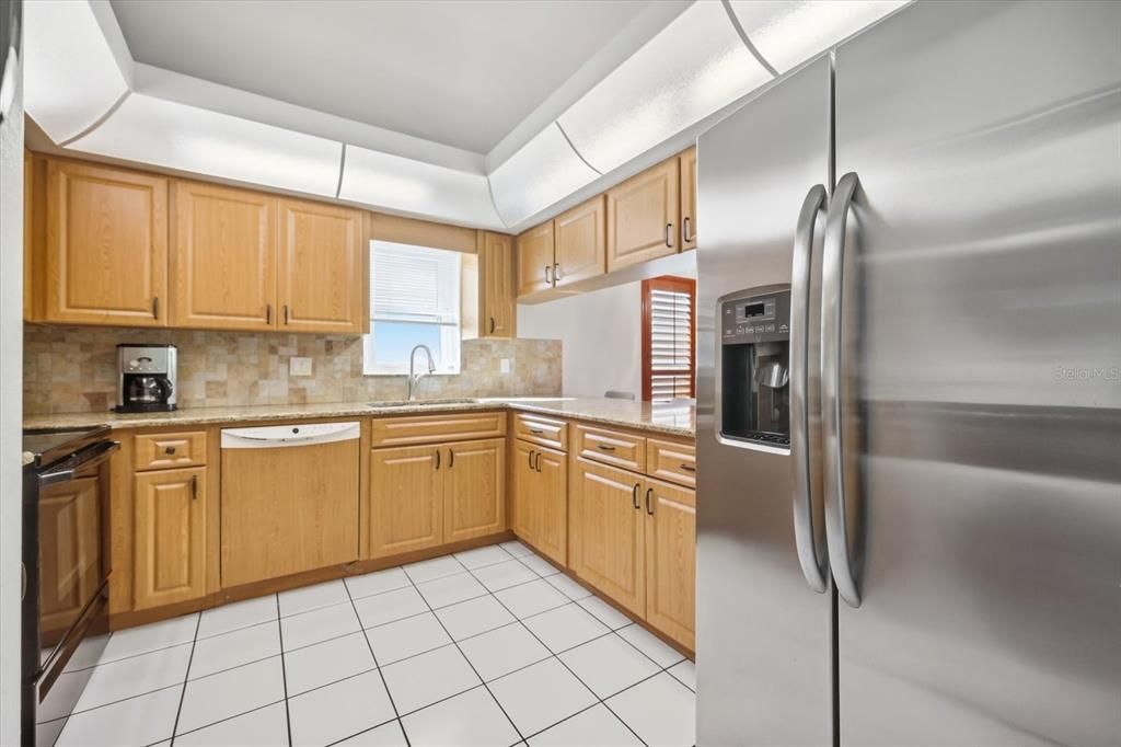 На продажу: $259,000 (3 спален, 2 ванн, 1338 Квадратных фут)