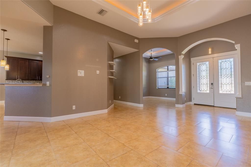 En Venta: $409,000 (3 camas, 2 baños, 2128 Pies cuadrados)