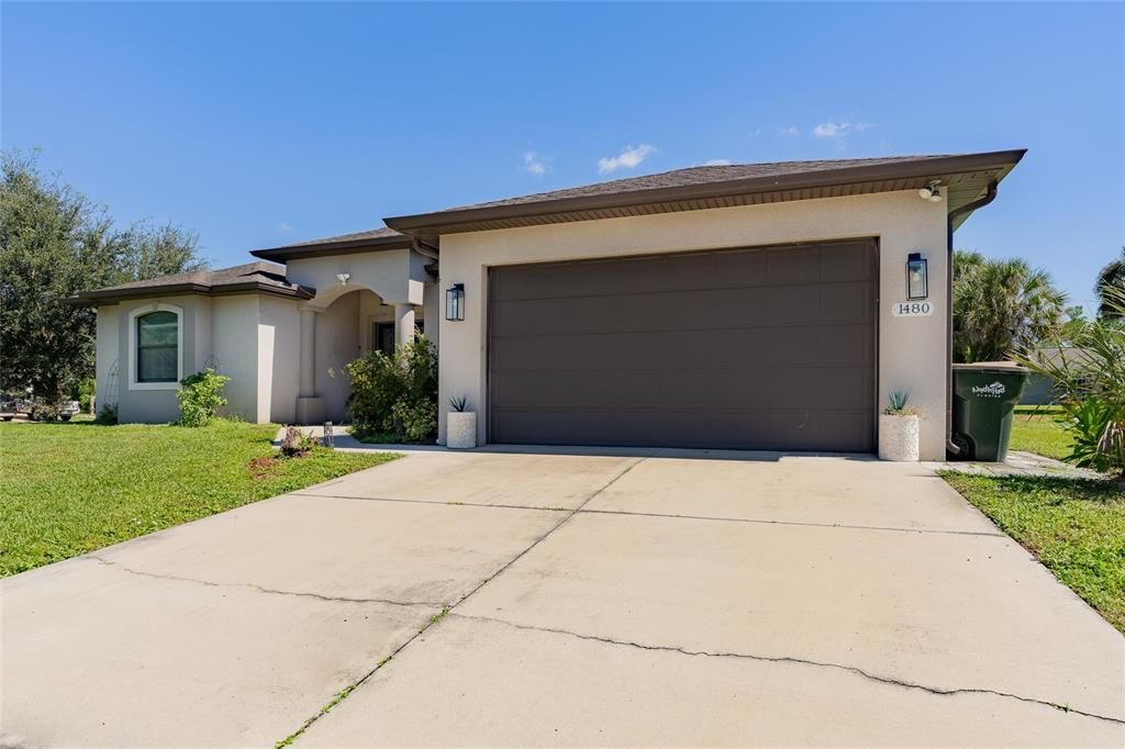 En Venta: $409,000 (3 camas, 2 baños, 2128 Pies cuadrados)