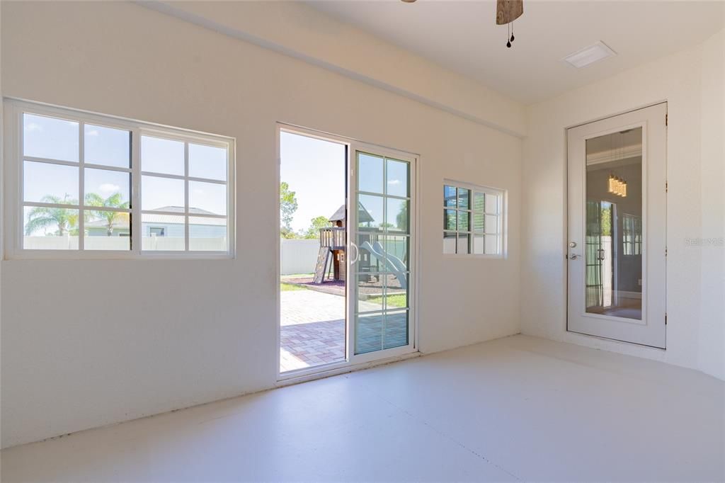 En Venta: $409,000 (3 camas, 2 baños, 2128 Pies cuadrados)
