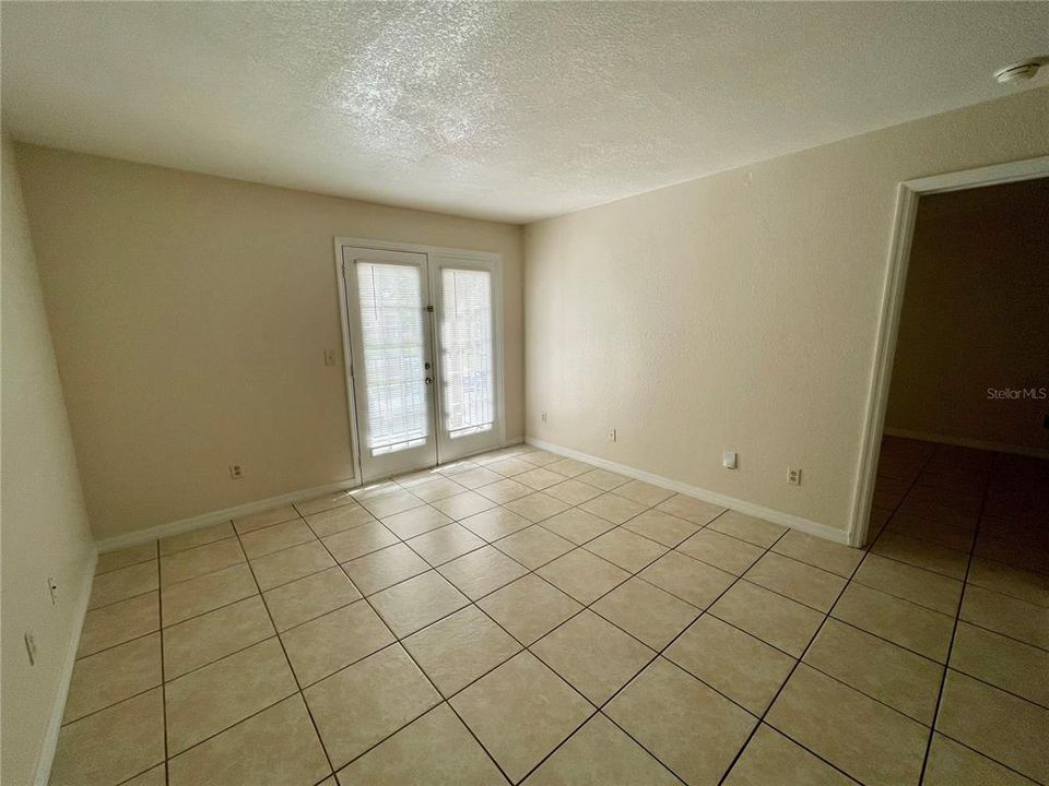 For Rent: $1,295 (1 beds, 1 baths, 583 Square Feet)