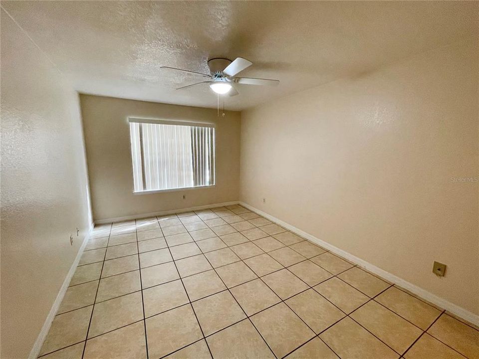 For Rent: $1,295 (1 beds, 1 baths, 583 Square Feet)