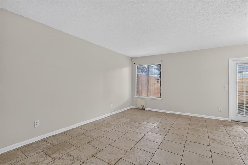 En Venta: $170,000 (2 camas, 1 baños, 1072 Pies cuadrados)