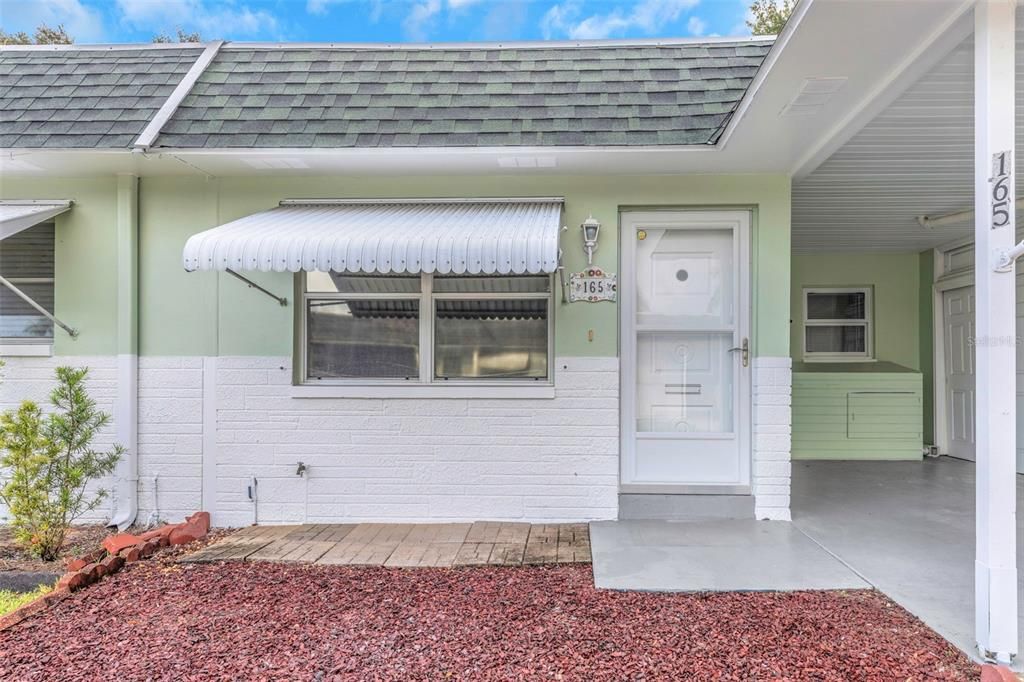 For Sale: $149,000 (2 beds, 1 baths, 931 Square Feet)