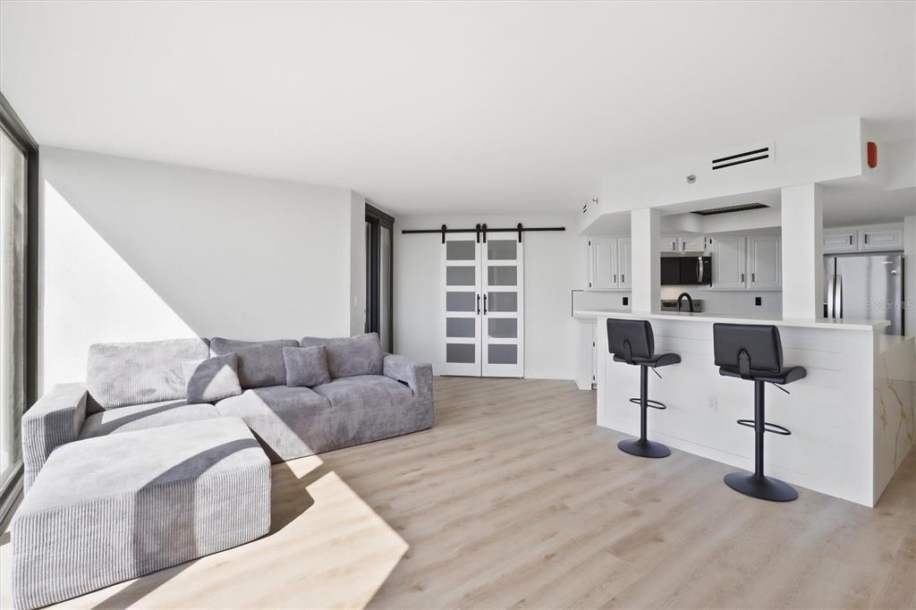 For Sale: $250,000 (2 beds, 2 baths, 1265 Square Feet)
