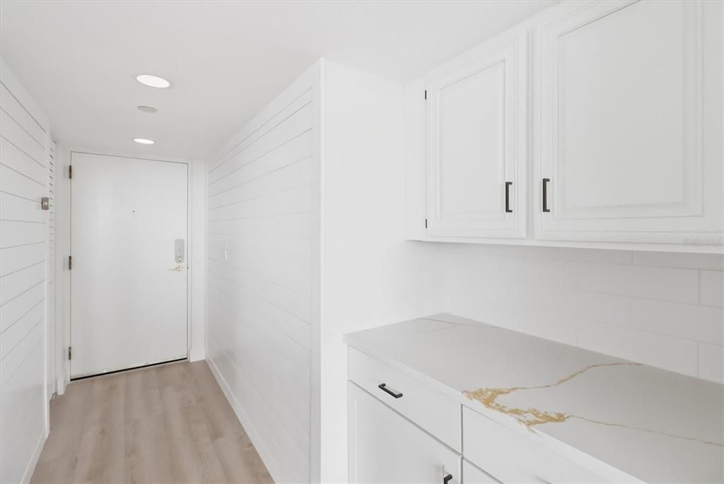 For Sale: $250,000 (2 beds, 2 baths, 1265 Square Feet)
