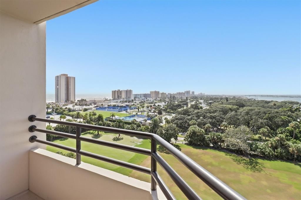 For Sale: $250,000 (2 beds, 2 baths, 1265 Square Feet)