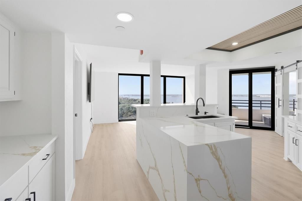 For Sale: $250,000 (2 beds, 2 baths, 1265 Square Feet)