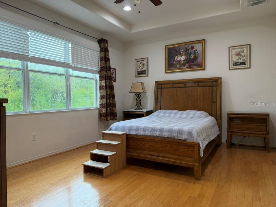 For Sale: $379,000 (3 beds, 2 baths, 2093 Square Feet)