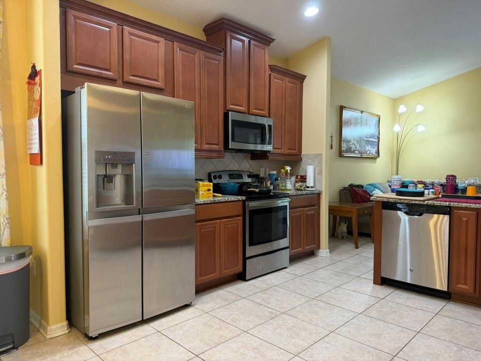 For Sale: $379,000 (3 beds, 2 baths, 2093 Square Feet)