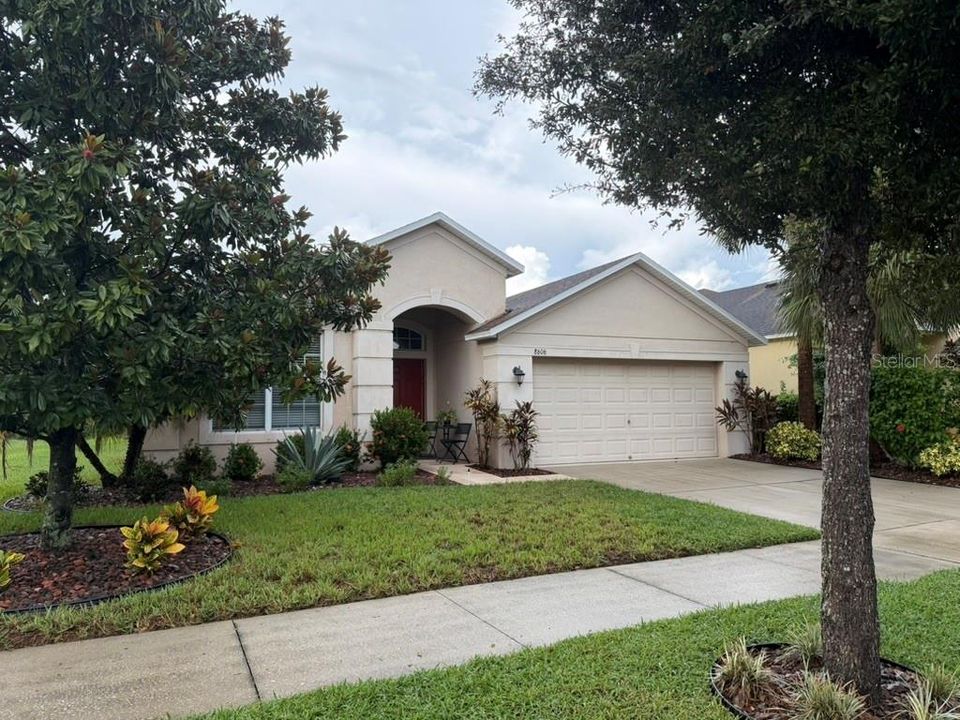 For Sale: $379,000 (3 beds, 2 baths, 2093 Square Feet)