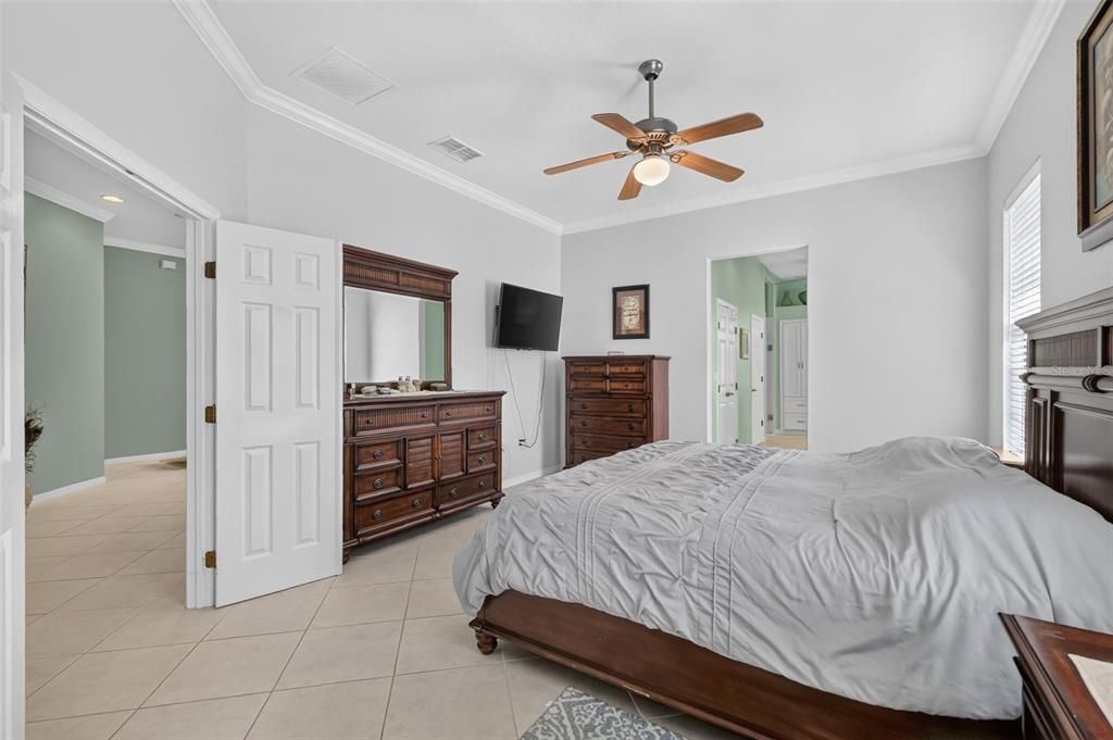 For Sale: $364,900 (3 beds, 2 baths, 2415 Square Feet)