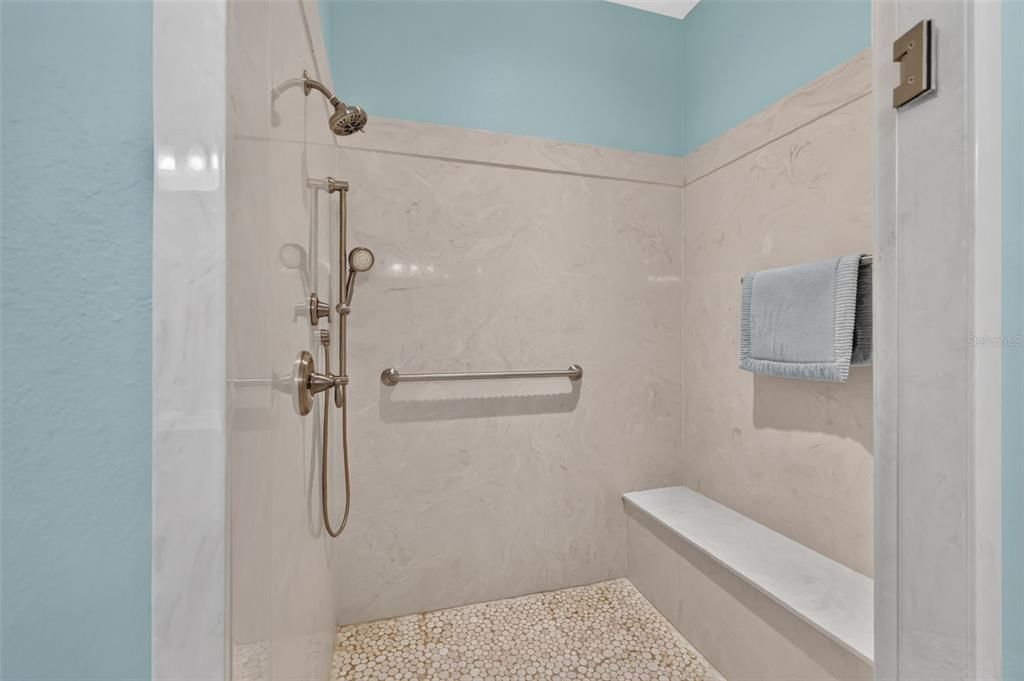 For Sale: $364,900 (3 beds, 2 baths, 2415 Square Feet)