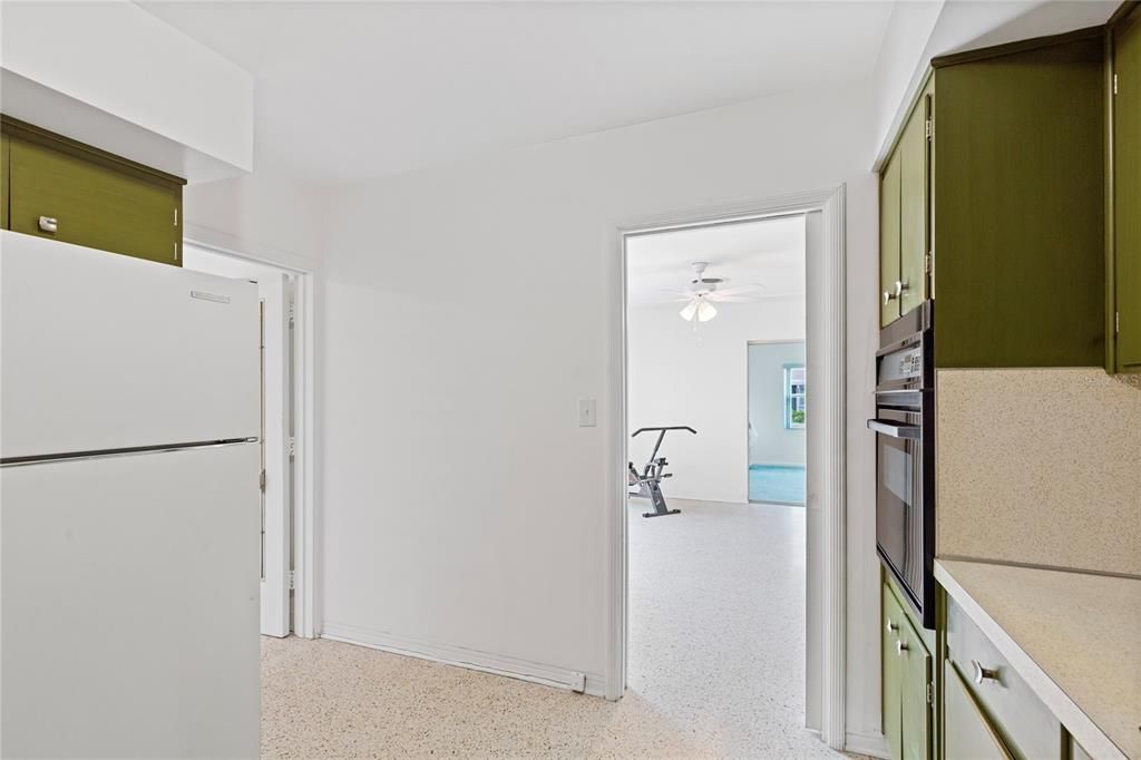 For Sale: $595,000 (3 beds, 2 baths, 1918 Square Feet)