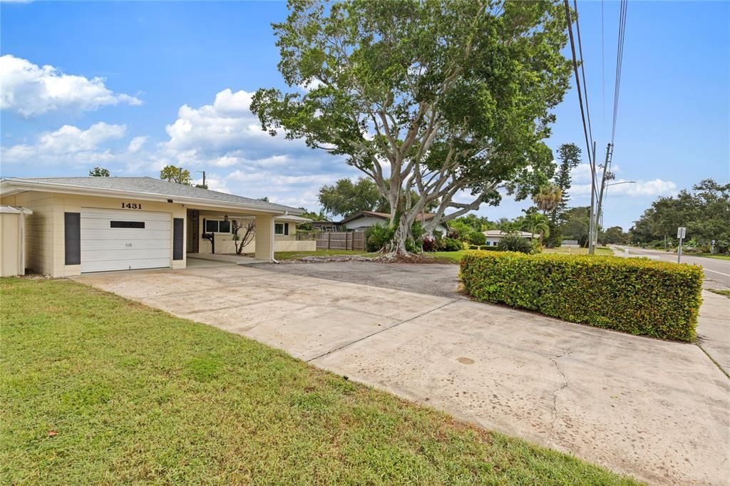 For Sale: $595,000 (3 beds, 2 baths, 1918 Square Feet)