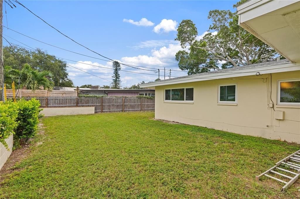 For Sale: $595,000 (3 beds, 2 baths, 1918 Square Feet)