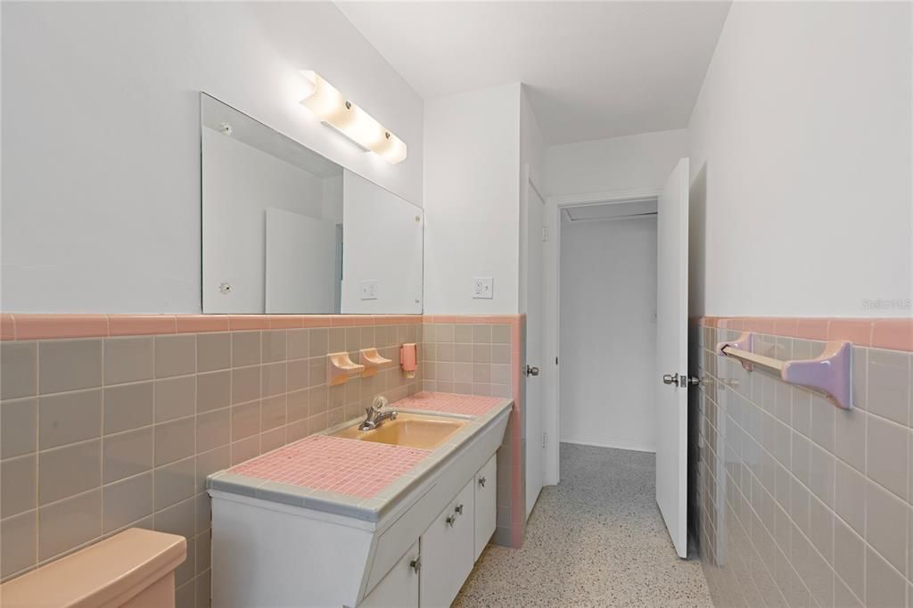 For Sale: $595,000 (3 beds, 2 baths, 1918 Square Feet)
