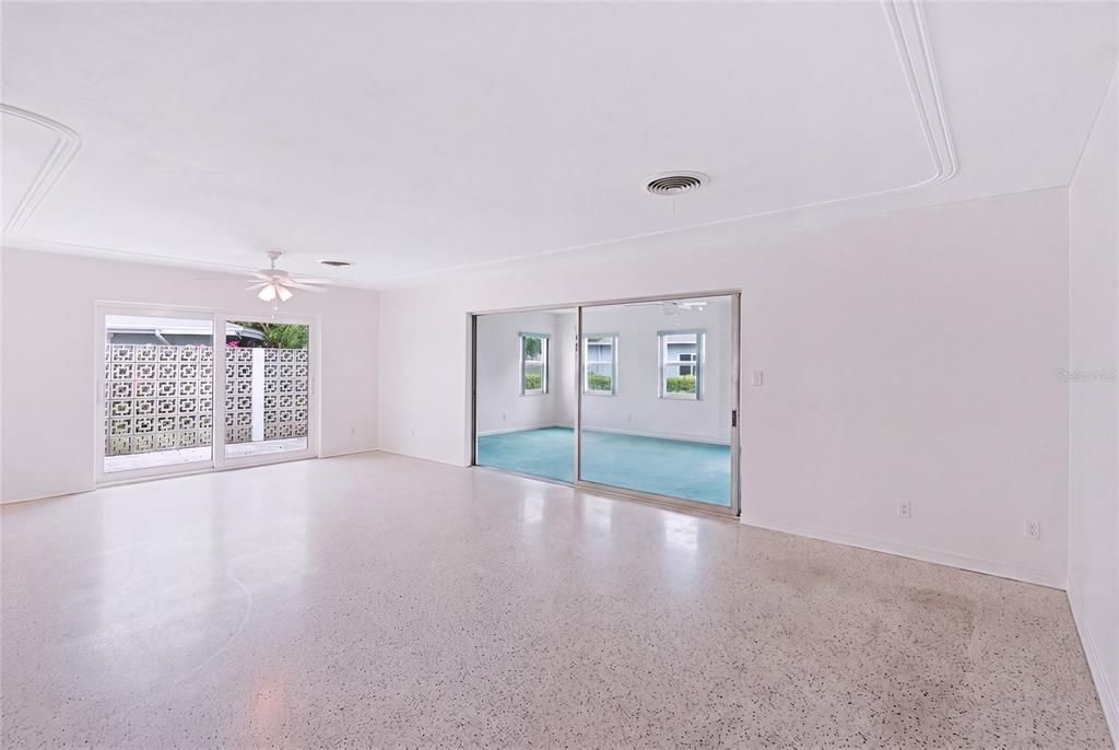 For Sale: $595,000 (3 beds, 2 baths, 1918 Square Feet)
