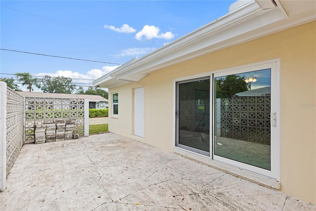 For Sale: $595,000 (3 beds, 2 baths, 1918 Square Feet)