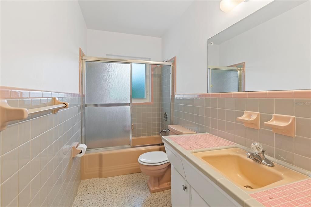 For Sale: $595,000 (3 beds, 2 baths, 1918 Square Feet)