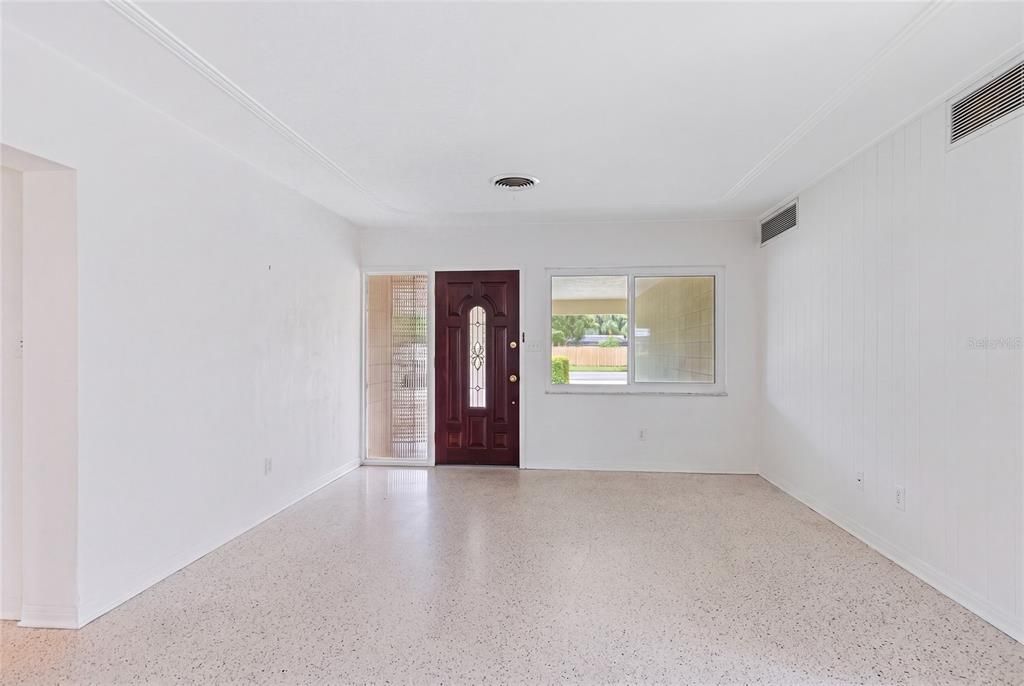 For Sale: $595,000 (3 beds, 2 baths, 1918 Square Feet)