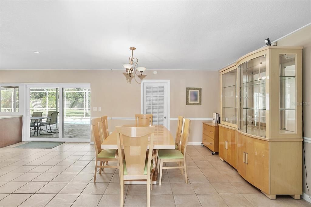 На продажу: $425,000 (4 спален, 2 ванн, 1854 Квадратных фут)