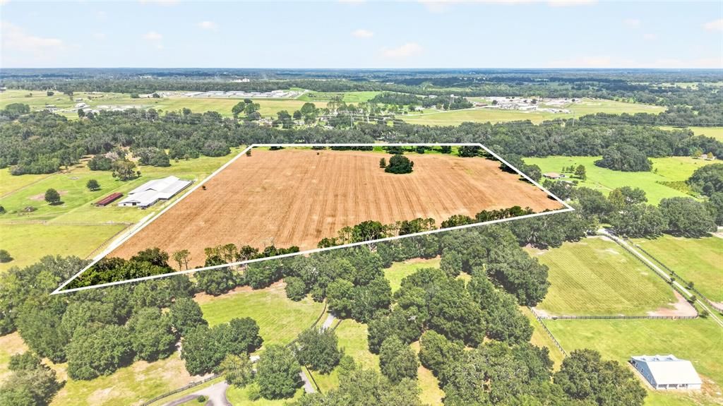 En Venta: $1,390,000 (40.00 acres)