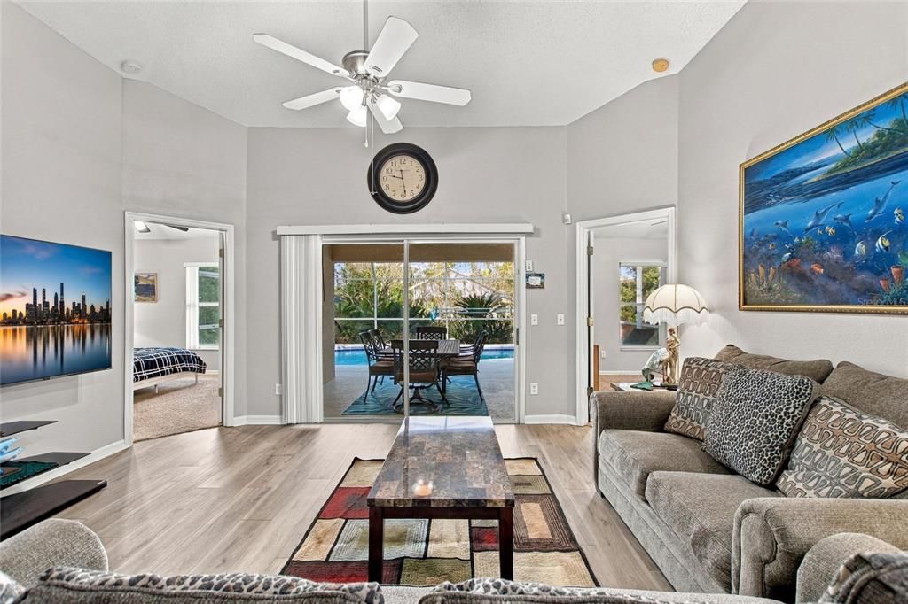 For Sale: $359,900 (4 beds, 3 baths, 1679 Square Feet)