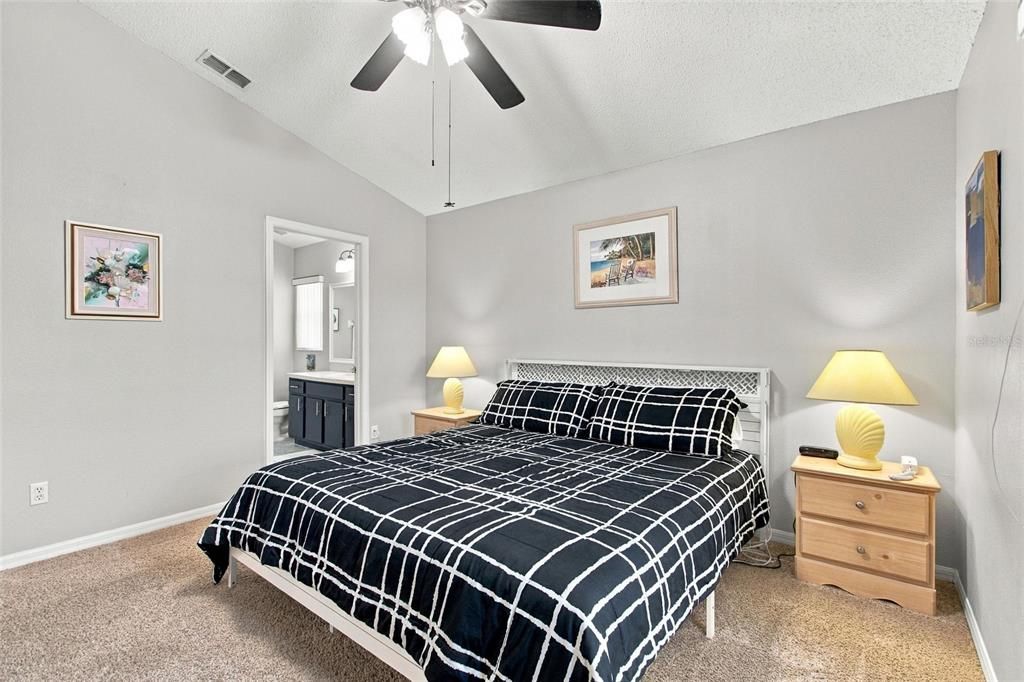 For Sale: $359,900 (4 beds, 3 baths, 1679 Square Feet)