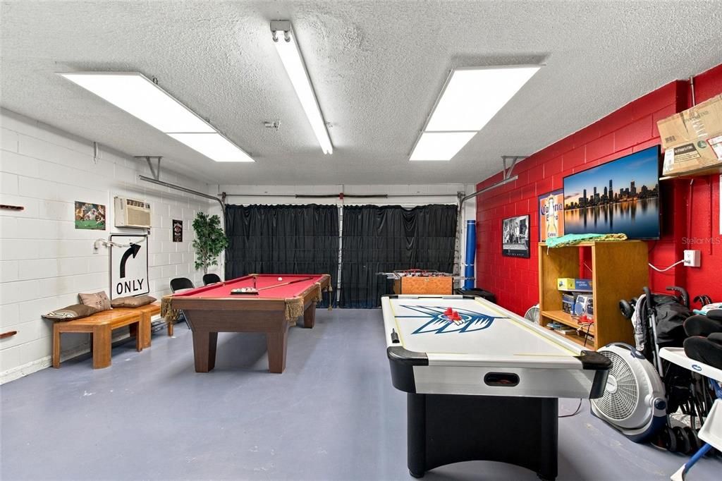 For Sale: $359,900 (4 beds, 3 baths, 1679 Square Feet)