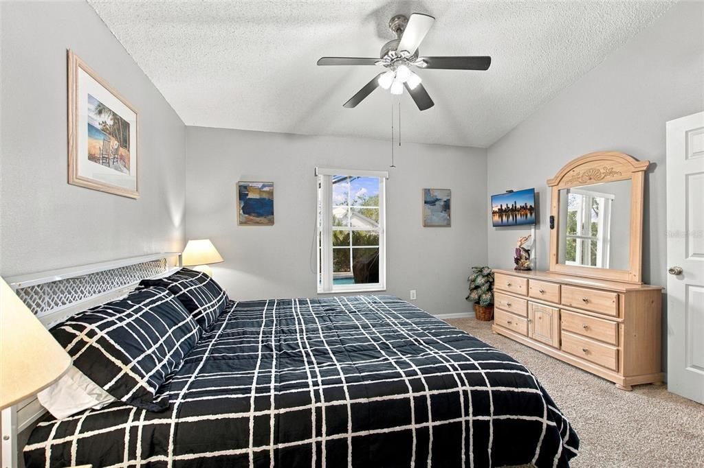 For Sale: $359,900 (4 beds, 3 baths, 1679 Square Feet)