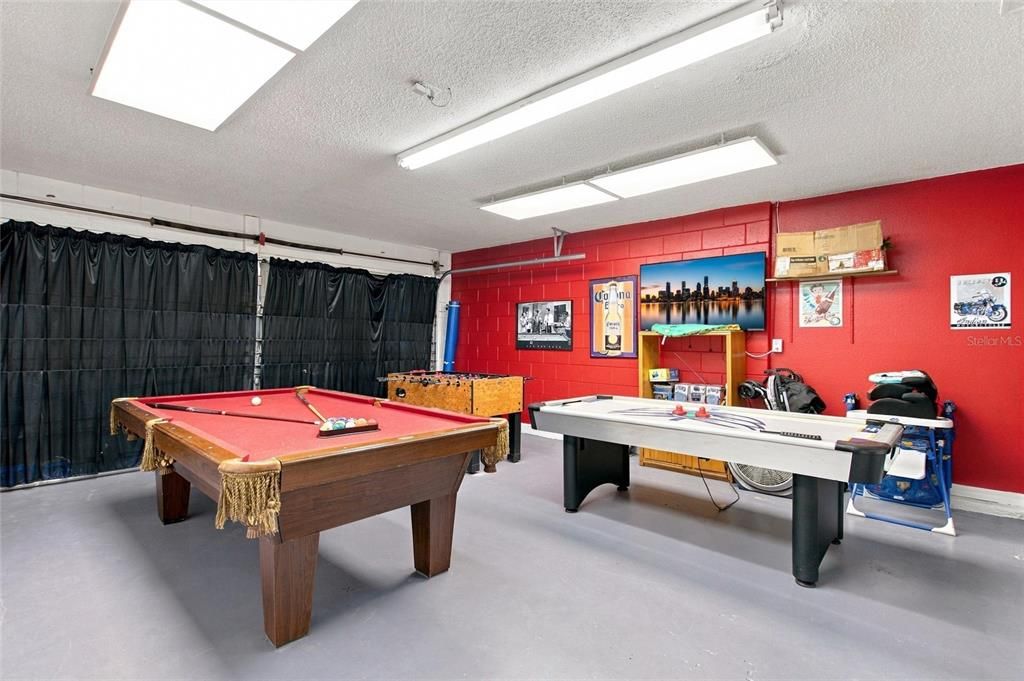 For Sale: $359,900 (4 beds, 3 baths, 1679 Square Feet)