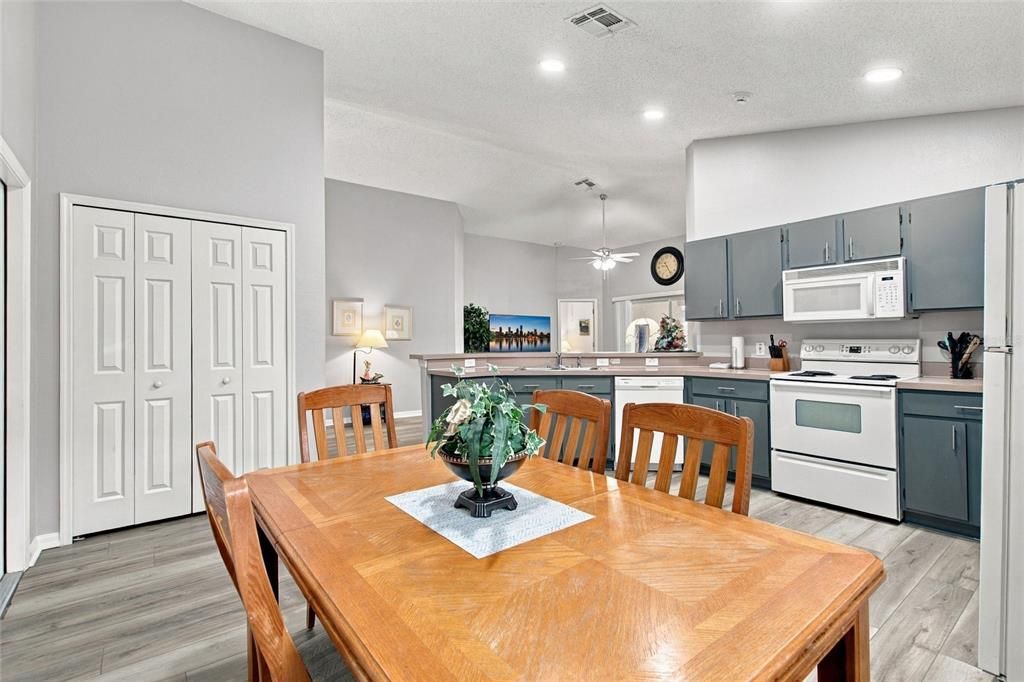 For Sale: $359,900 (4 beds, 3 baths, 1679 Square Feet)