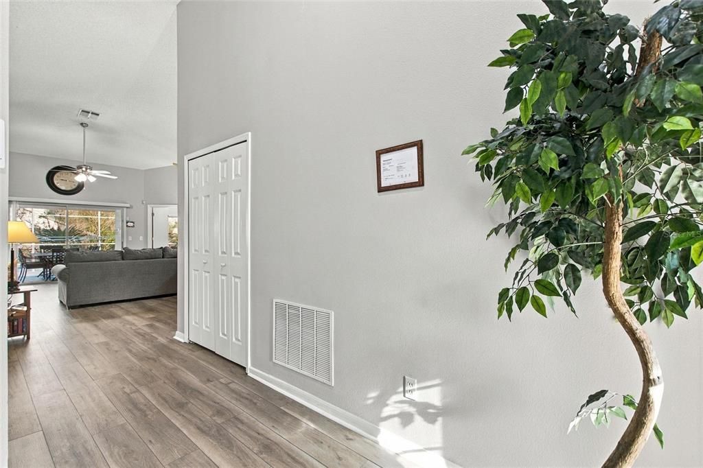For Sale: $359,900 (4 beds, 3 baths, 1679 Square Feet)