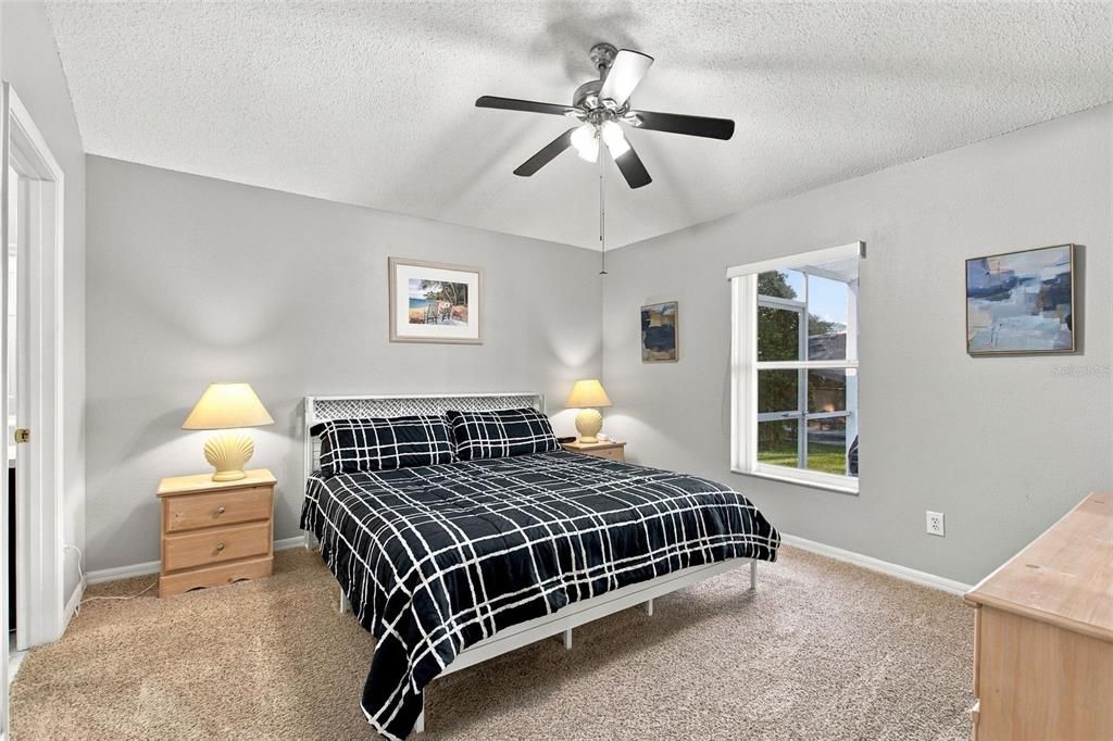 For Sale: $359,900 (4 beds, 3 baths, 1679 Square Feet)