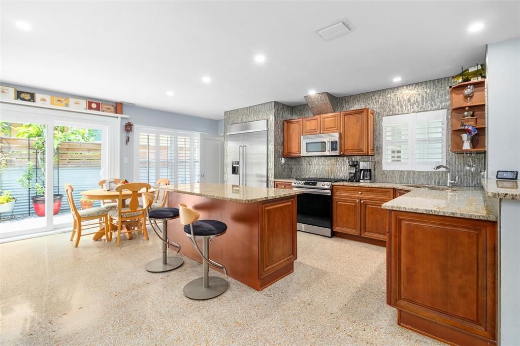 En Venta: $795,000 (3 camas, 2 baños, 1252 Pies cuadrados)