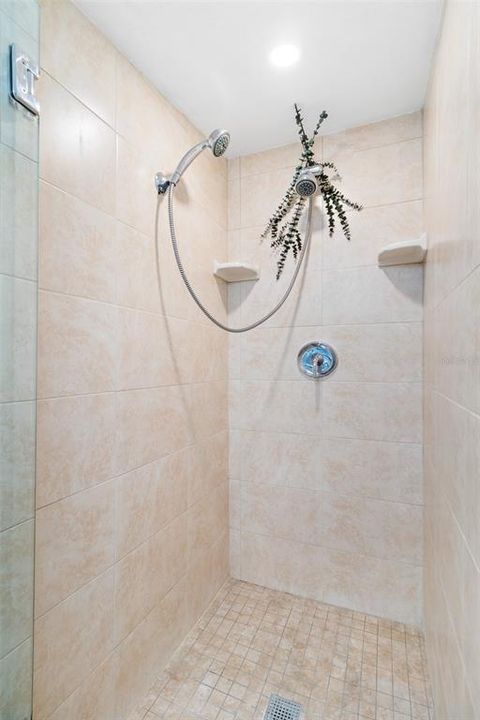 En Venta: $795,000 (3 camas, 2 baños, 1252 Pies cuadrados)