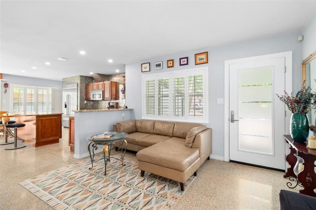 En Venta: $795,000 (3 camas, 2 baños, 1252 Pies cuadrados)