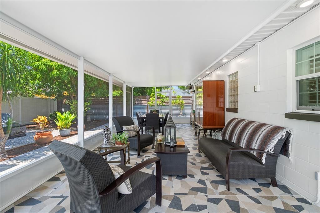 En Venta: $795,000 (3 camas, 2 baños, 1252 Pies cuadrados)