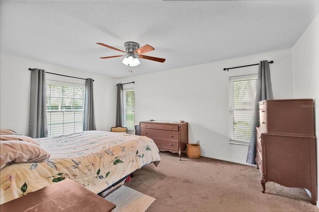 En Venta: $599,000 (5 camas, 3 baños, 2456 Pies cuadrados)