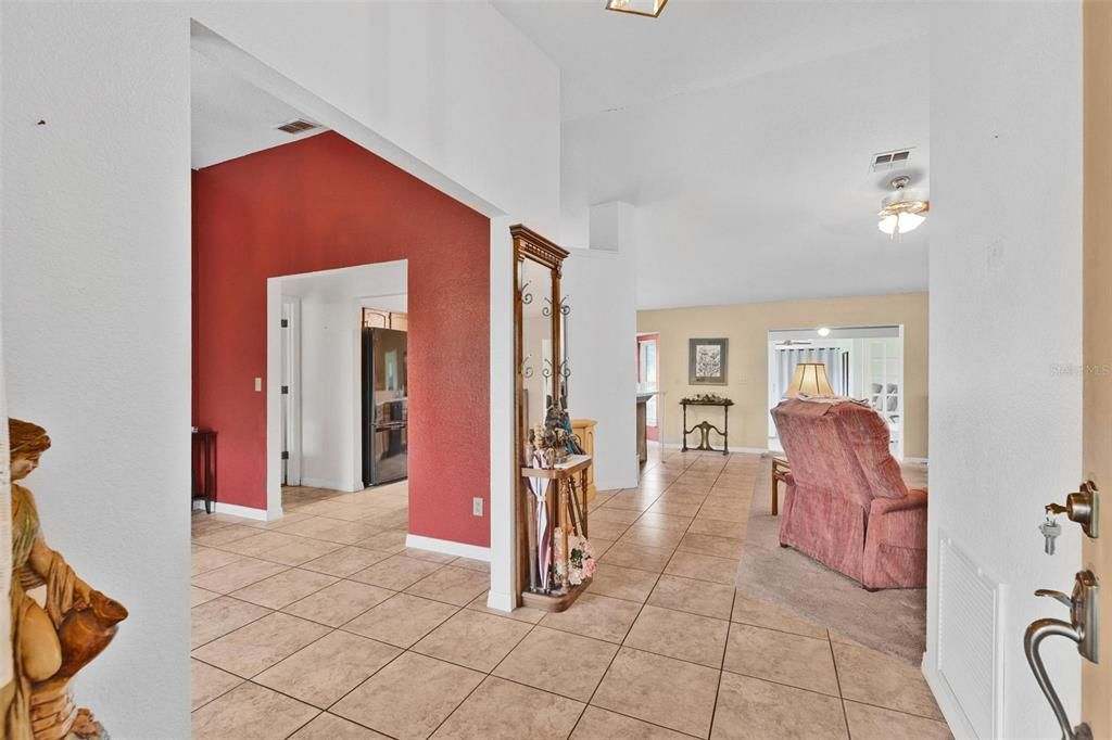 En Venta: $599,000 (5 camas, 3 baños, 2456 Pies cuadrados)