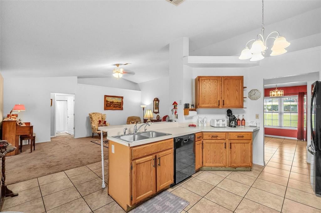 En Venta: $599,000 (5 camas, 3 baños, 2456 Pies cuadrados)